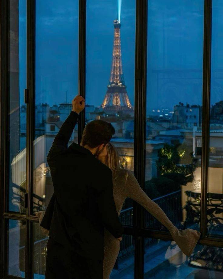 The Art of Seduction: How Parisian Culture Affects Romantic Relationships